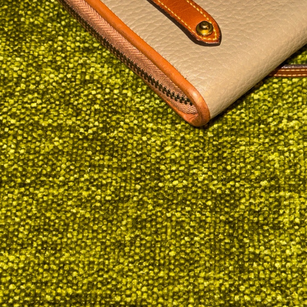Dooney and Bourke W52 Large Zip Along - Picture 4 of 10